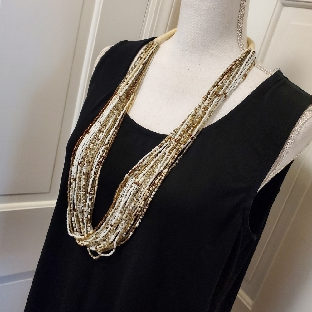 Beaded necklace - Picture 1 of 4